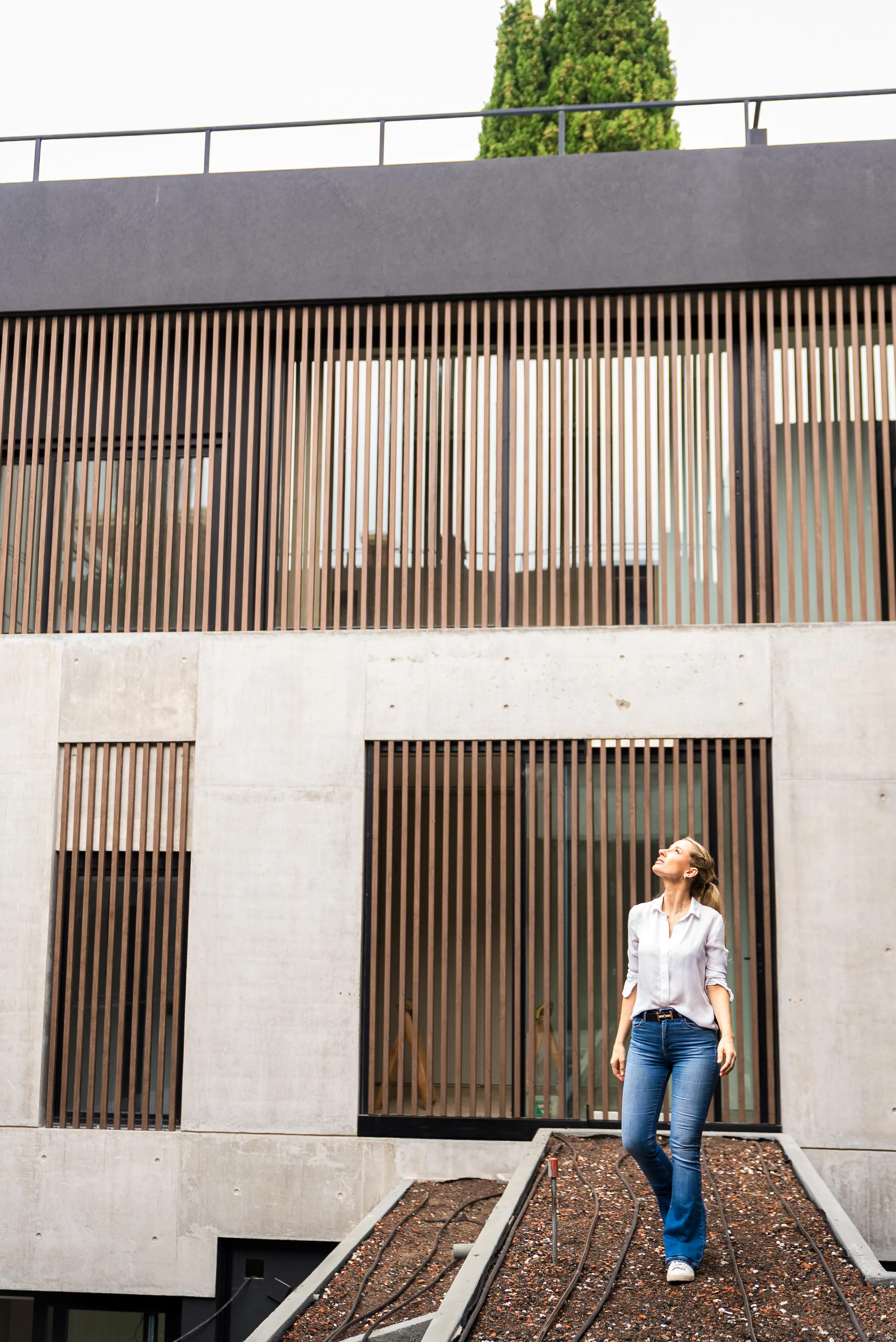 Fachada con sistema de tubulares In & Out Design