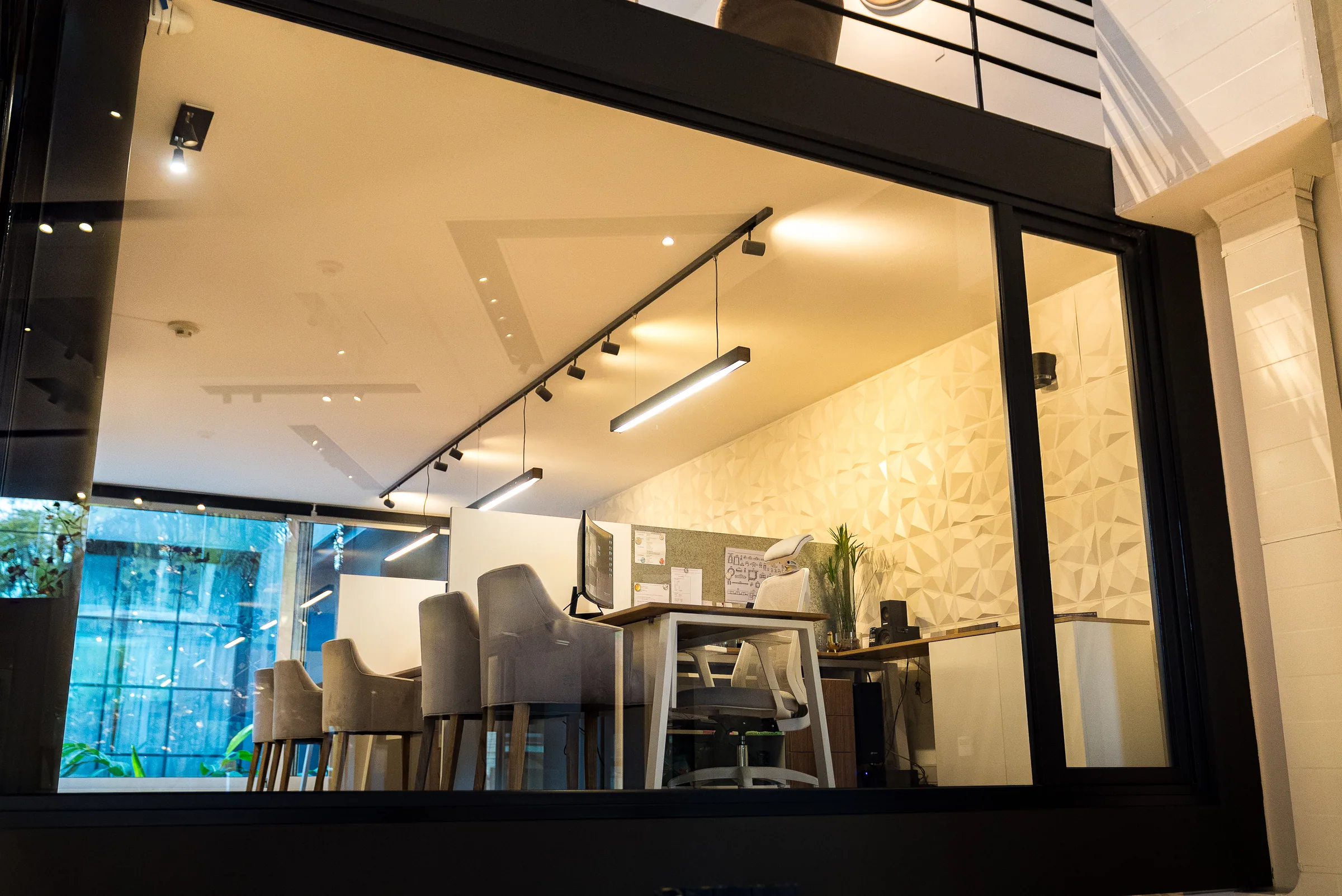 Showroom de Perfiles y Servicios — detalle de perfilería