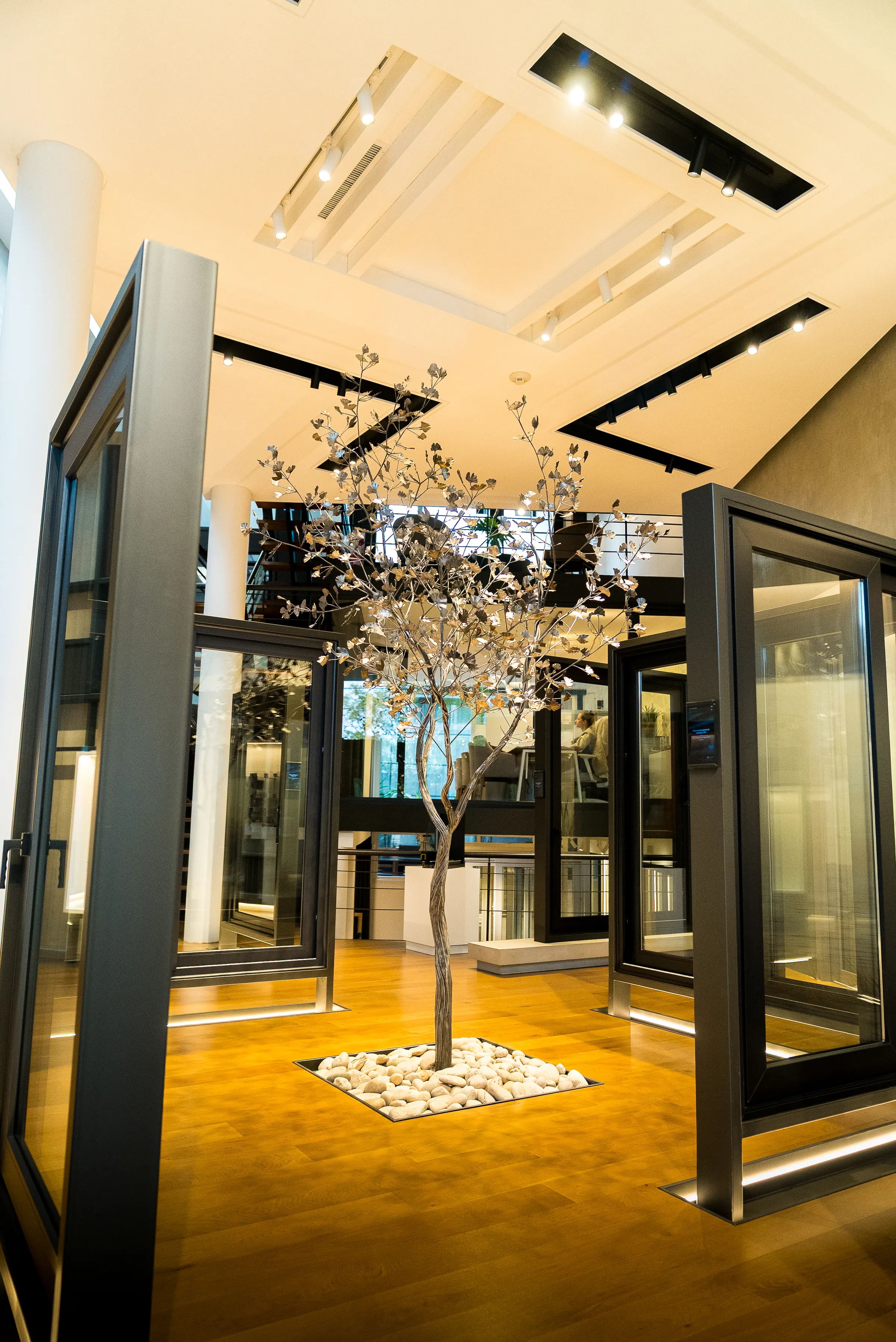 Showroom de Perfiles y Servicios — sistemas de PVC y aluminio